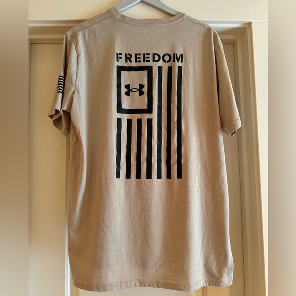UA Under Armour Short Sleeve Men's Tee Freedom Flag Shirt XL Extra Large - Picture 3 of 4